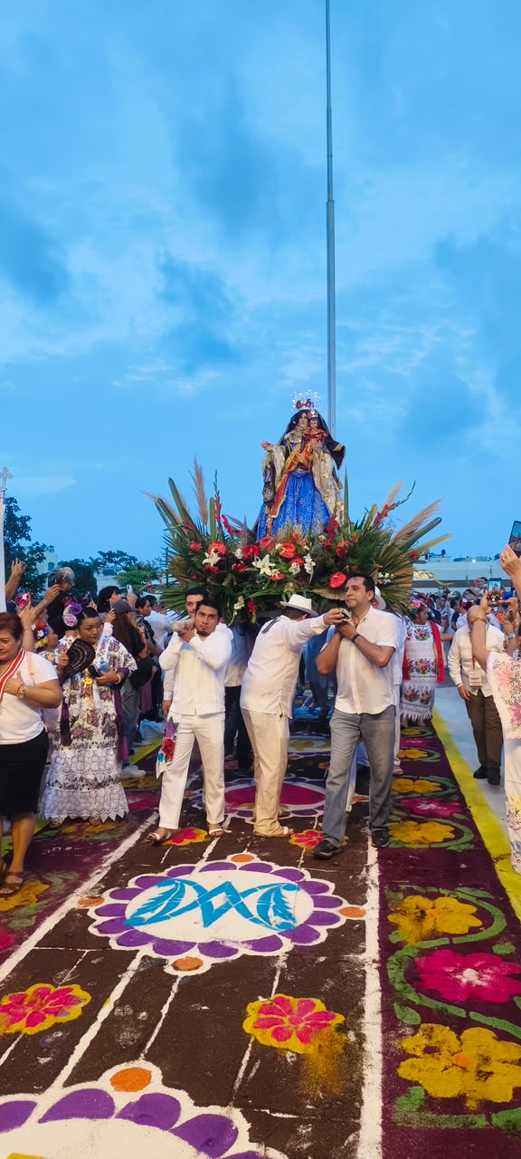 Salvador Santos fortalece el hermanamiento entre Huamantla y Playa del Carmen con el arte efímero